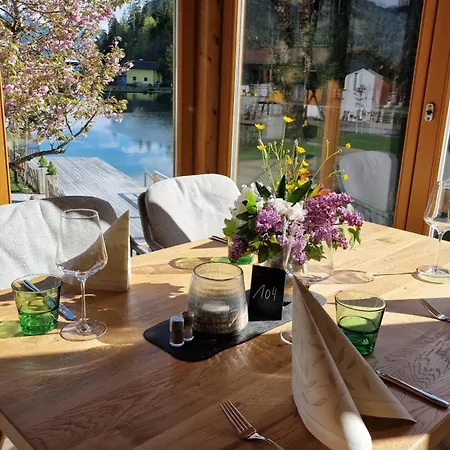 Bad Neunbrunnen Am Waldsee - Non Halal * Maishofen