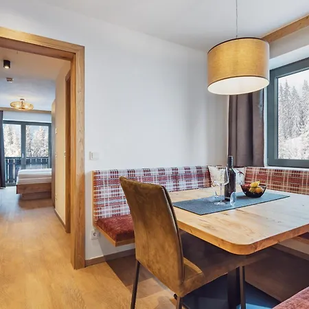 Bad Neunbrunnen Am Waldsee Maishofen