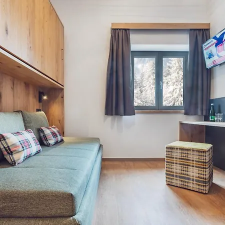 Bad Neunbrunnen Am Waldsee * Maishofen