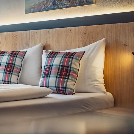 Hotel Bad Neunbrunnen Am Waldsee - Non Halal Maishofen